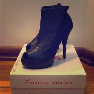 Chinese Laundry Hypnotize black heel booties